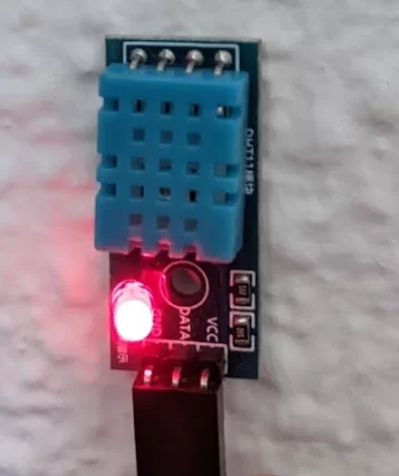 DHT11 con resistencia interna conectado al ESP32