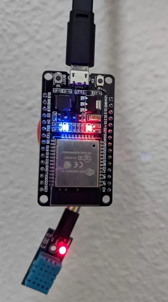 ESP32 con DHT11 en funcionamiento
